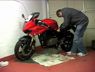 How to remove the Hyosung GT/GTR tank