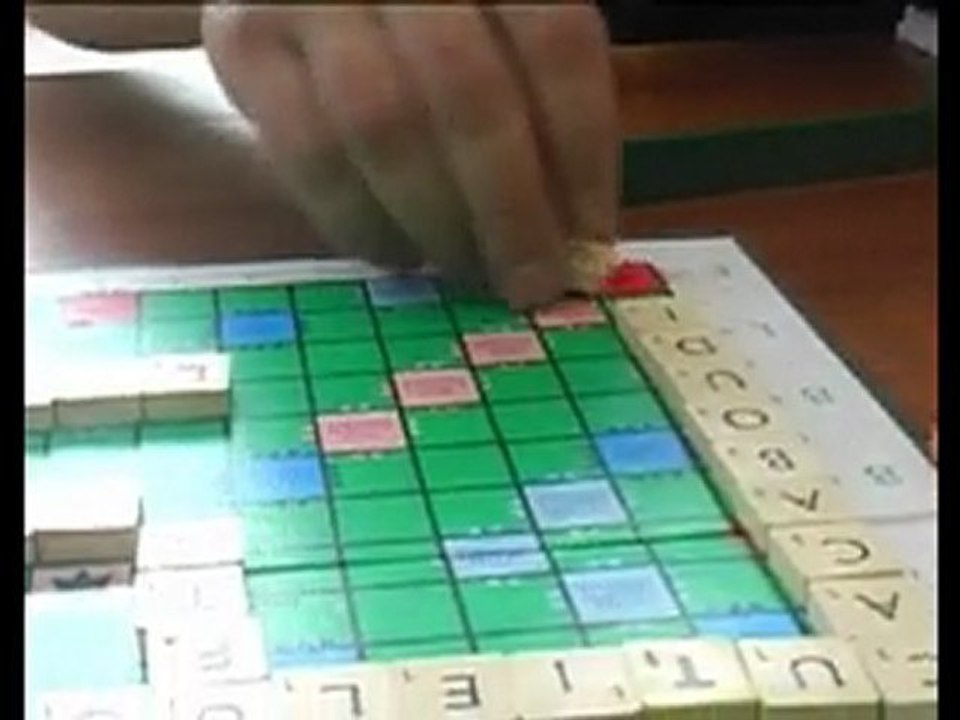 Pire que des mioches  La partie de scrabble