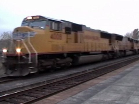 UP #4008 W/ a Short Manifest