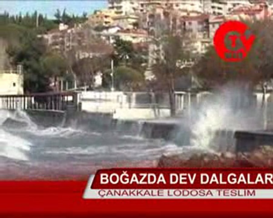 Boğazda dev dalgalar