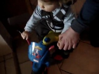 Antonin fait de la moto