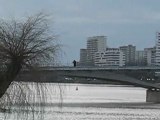 Saint Sébastien / Loire : piétons pont