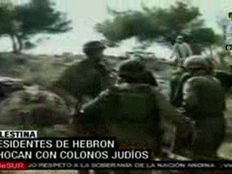 Chocan colonos judios con residentes de Hebron