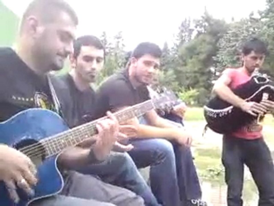 Ali Baran Kadem-Gözden yaş akmaz ama