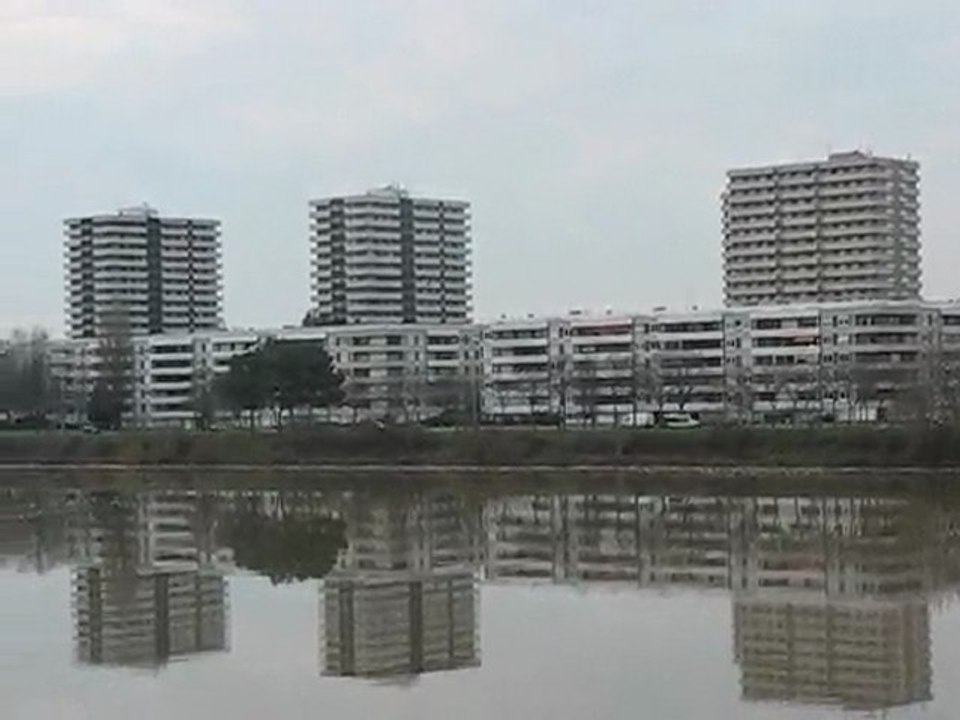 Nantes : reflet skyline