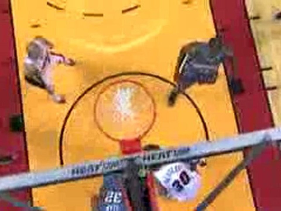 NBA Quentin Richardson misses the initial shot but Michael B