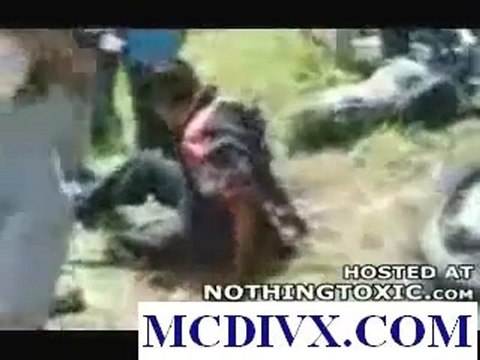 Accident de moto impressionnant - une video Auto et Moto