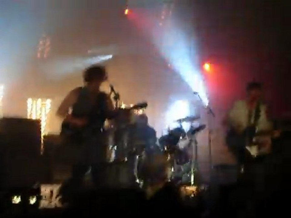 Stormy Weather - The Kooks @ St Brieuc.