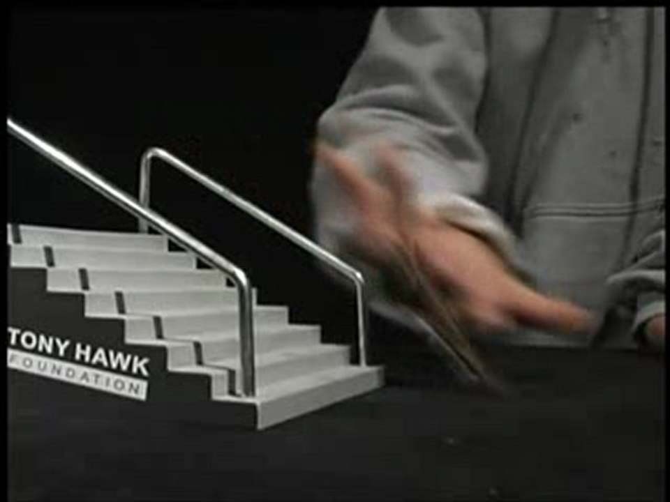 fingers skate nose grind