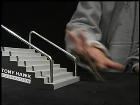 fingers skate nose grind