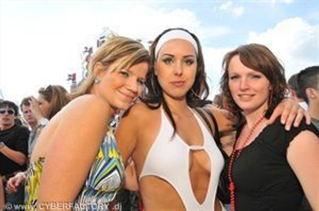 The Prophet  JDX feat  Sarah Maria - Live The Moment