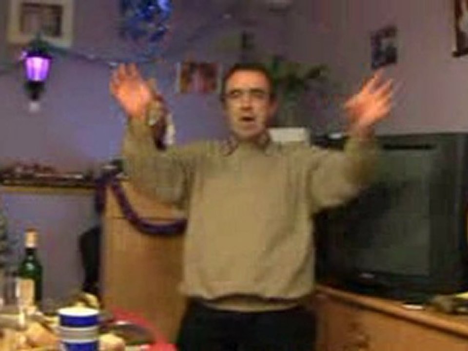 Petit papa noel chanté par Henri le fils du père Golo