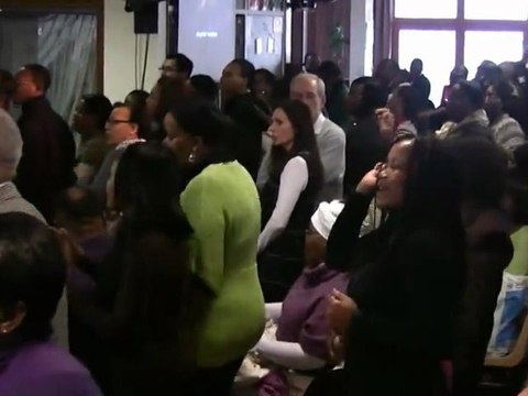 Medley du groupe de louange de la Source de Vie Sarcelles