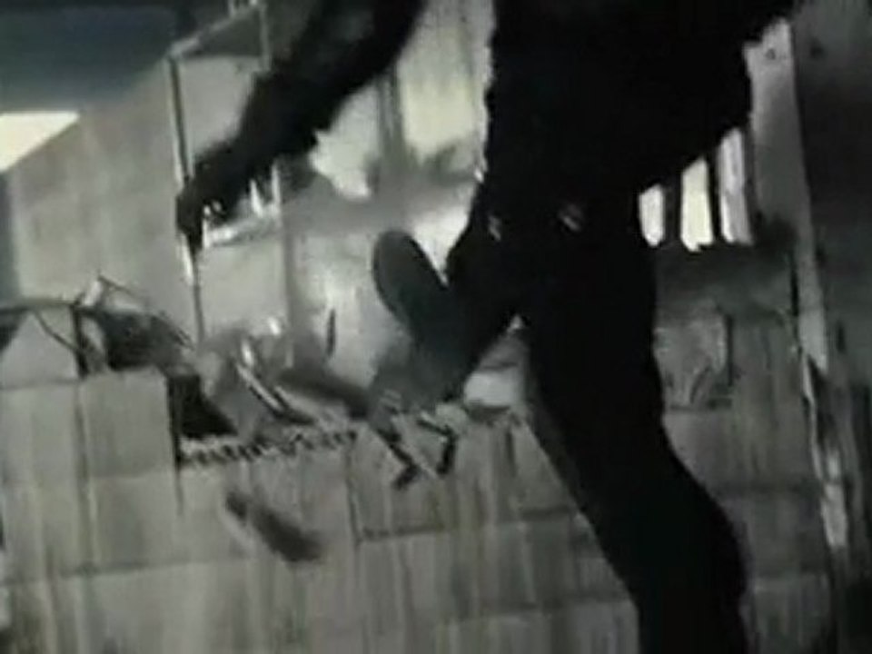 Universal Soldier Regeneration Clip 2010 VAN DAMME LUNDGREN