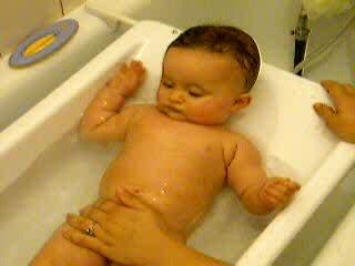 Loane dans le bain 290606