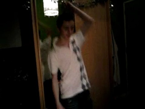 moi entraine de dancer sur la wii ptdr !!!!!