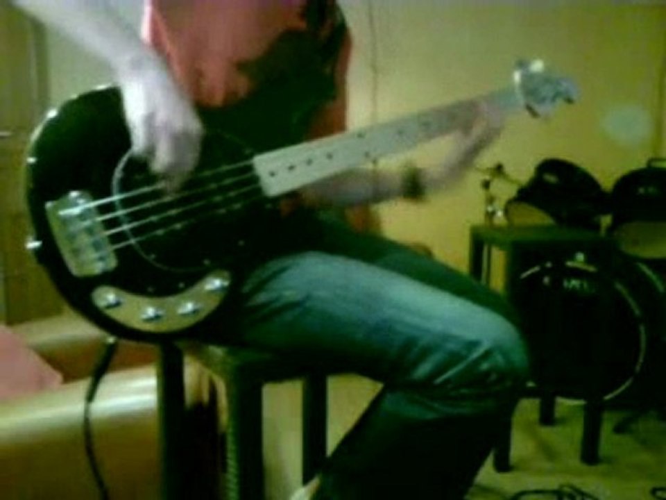 Supermassive Black Hole - Muse [Bass Cover]