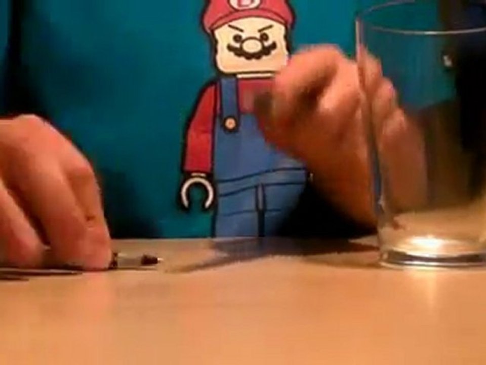 la musica di supermario bros tamburellata con le penne