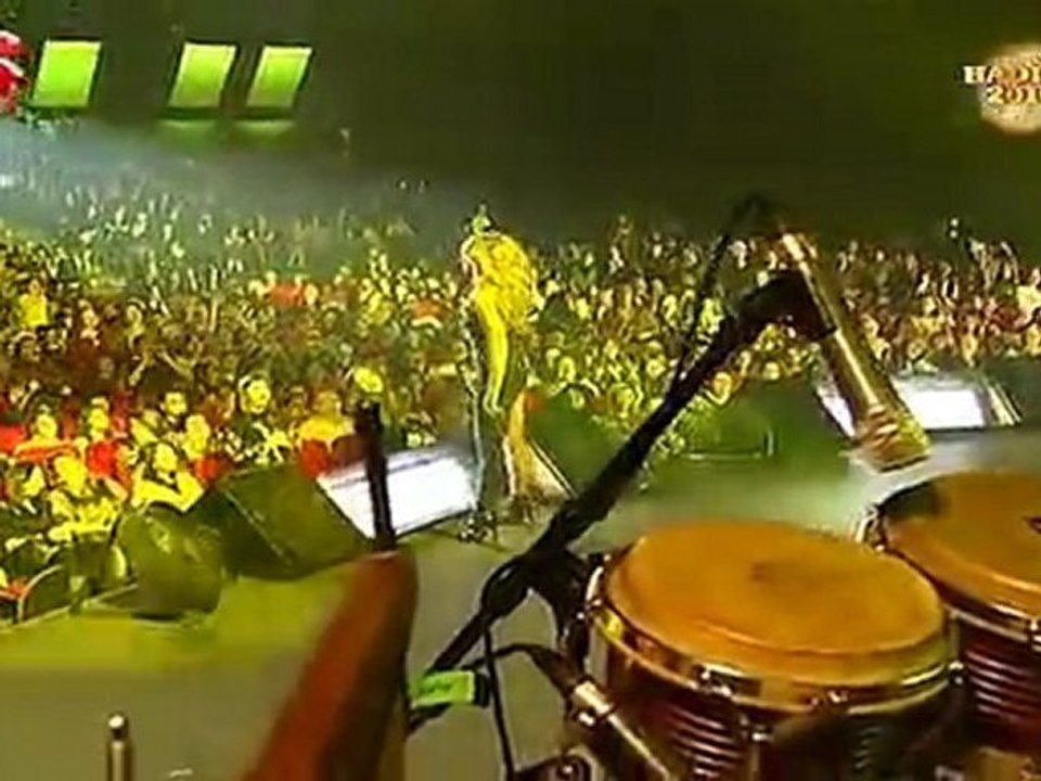 Hadise 2010 - Deli Oğlan - 2010 Live Performance