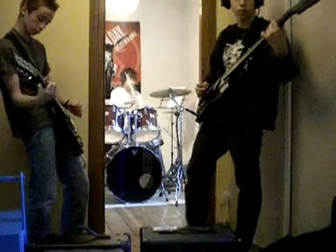 Stop To Dream!-Holiday(Guitare,Basse et Batterie)