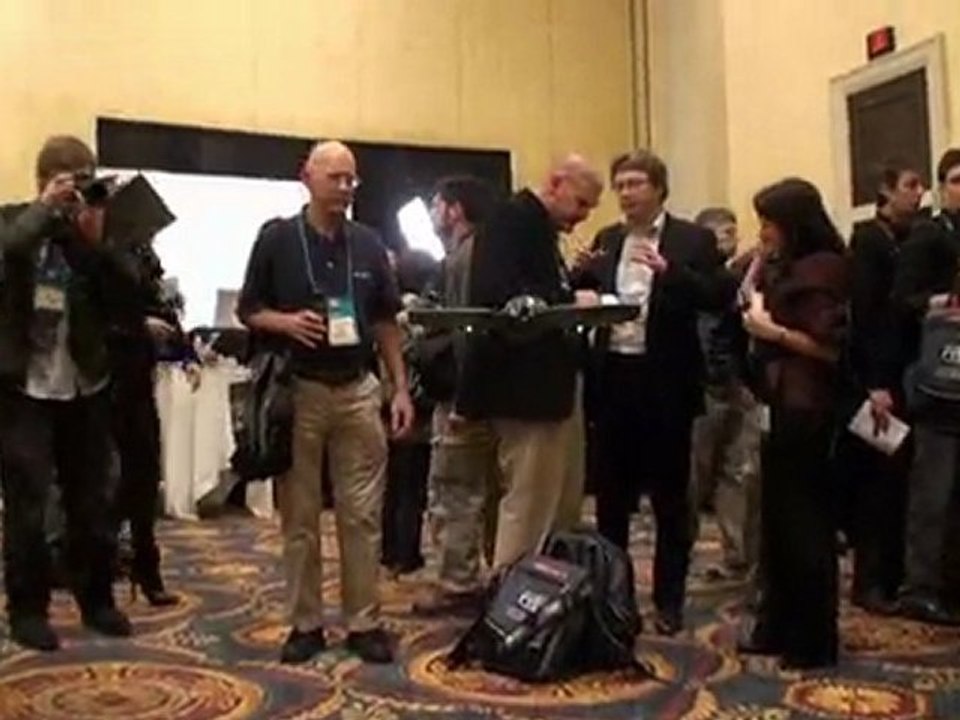 Parrot AR.Drone quadricopter flying thing impresses at CES