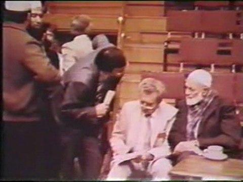 Jésus est-il DIEU ? 01/09 - Ahmed Deedat - Annis Shorrosh