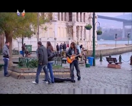 Cem Altıntaş –Aşık Oldum Galiba (2010 klip )