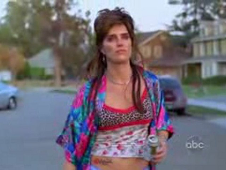 The Middle - 1x12  - The Neighbor - Promo 1