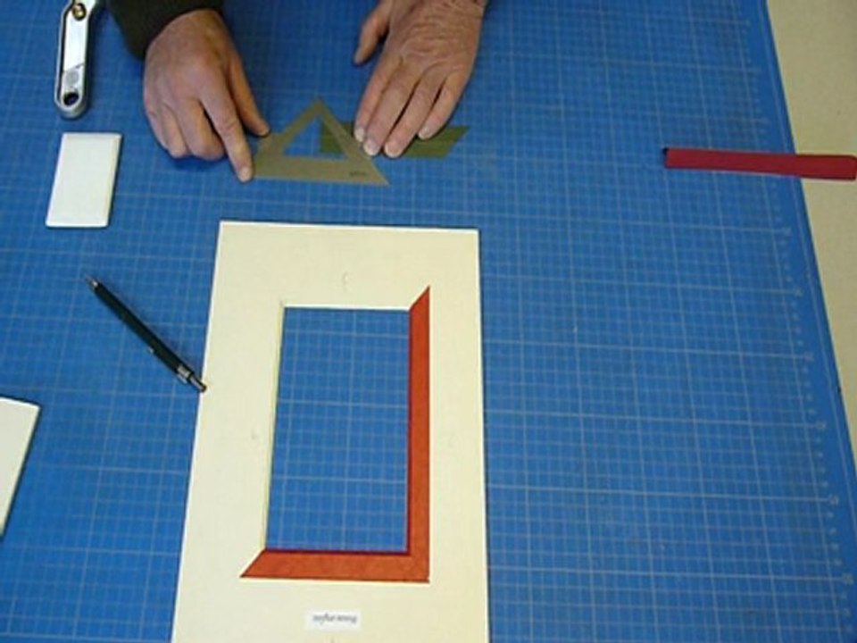 la coupe d'angle biseau anglais avec le gabarit GABDU