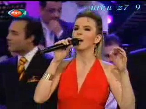 Ayşe İnak Ekiz-Bir Gülü Sevdim Bir Seni Sevdim
