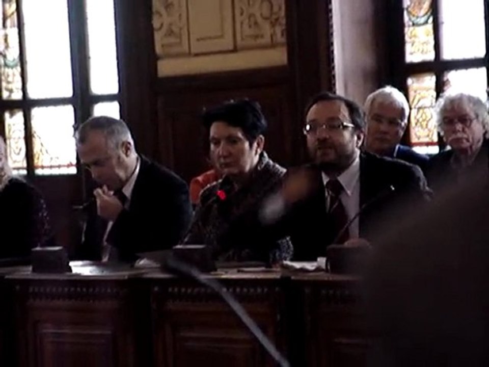 Identité Nationale : "La machine à intégrer fonctionne"