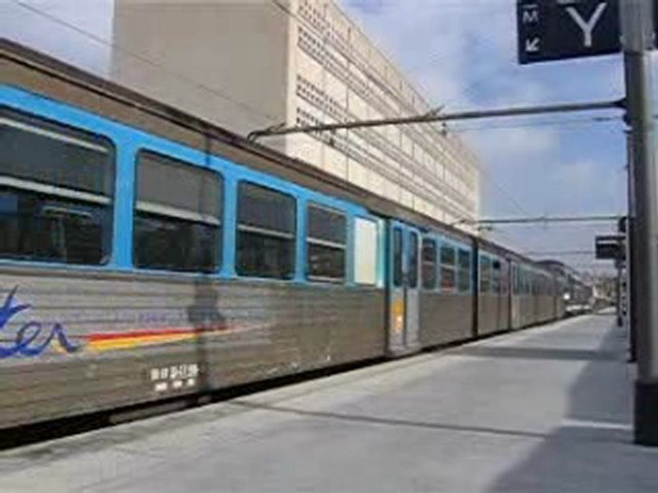 BB 67497 + RRR 322 au départ pour Miramas via côte bleue