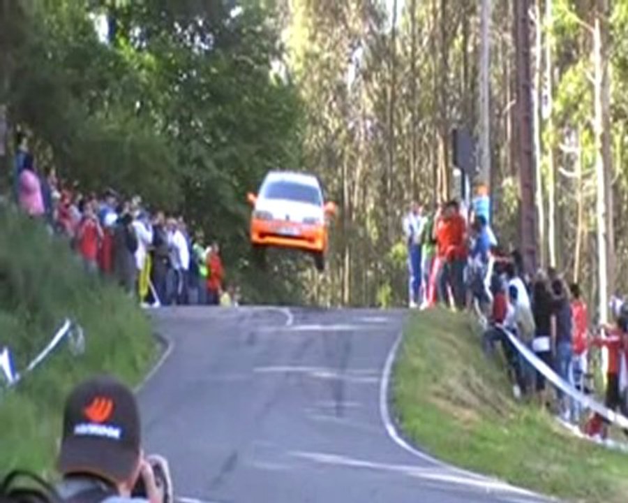 Rallye Naron 2008 .crash Peugeot 106