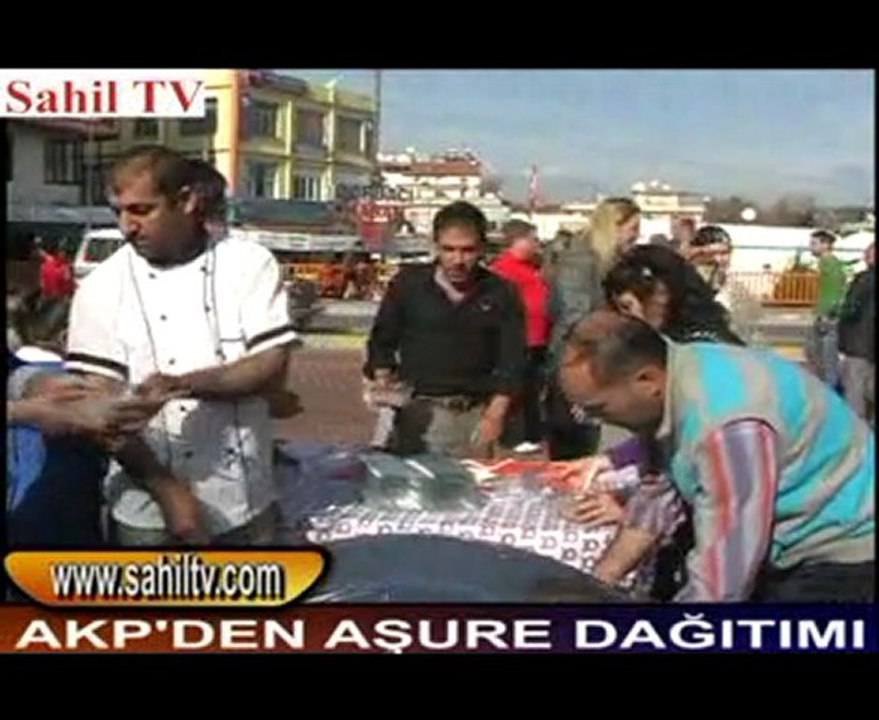 AKP'DEN AŞURE DAĞITIMI