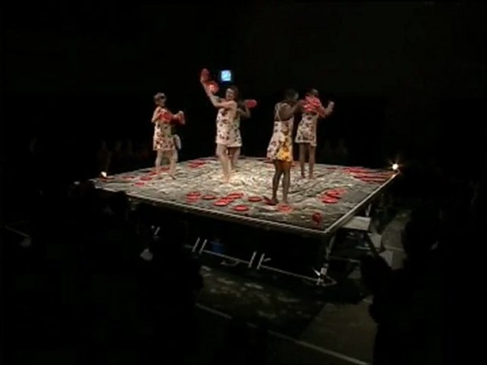 City Theater & Dance Group Robyn Orlin hivernales avignon 7