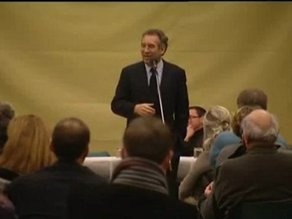 FR3 Poitou-CH - F.Bayrou à St-Yrieix-sur-Chte le 07/01/10