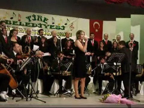 TİRE BELEDİYESİ TSM KOROSU 2010 YILI KONSERİ (EBRU TOZCU)