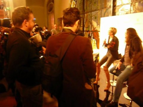 Patricia Kaas reçoit un disque d'or pour Kabaret