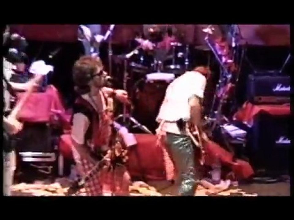 Les Bidochons "claque ton voisin" (crache ton venin)