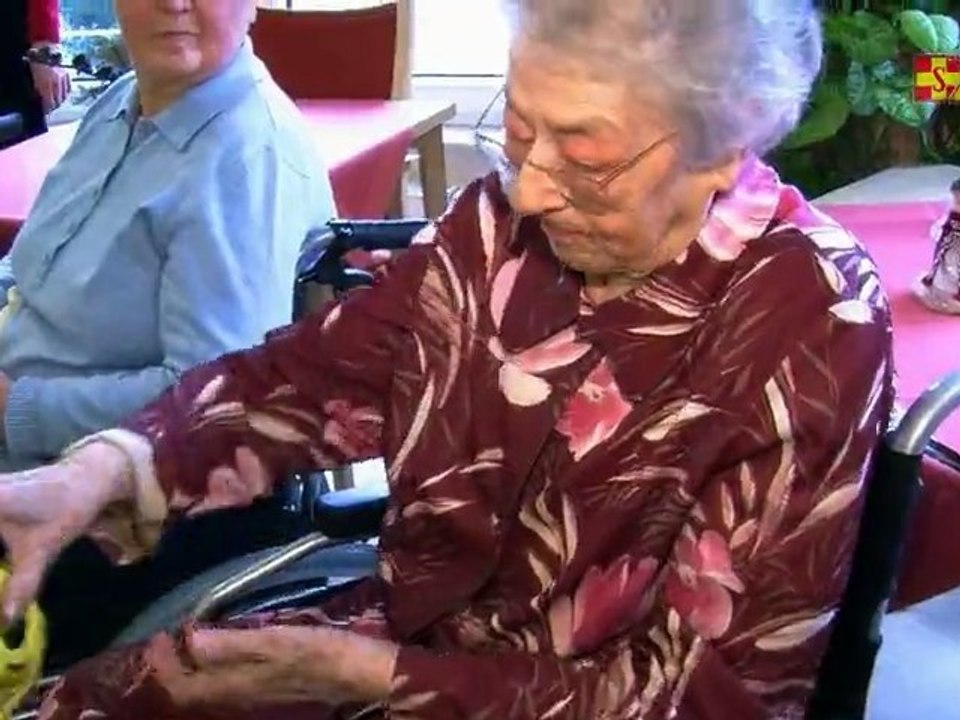 ASB-Hundetherapie im Pflegezentrum - Arbeiter-Samariter-Bund