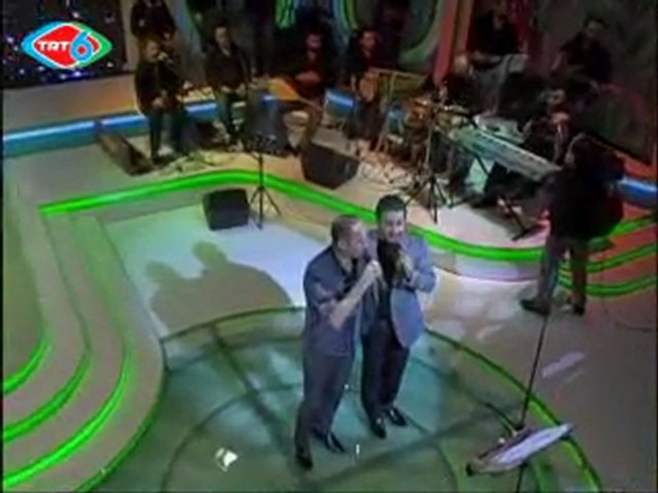 Sümer Ezgü Kadir İpek  Kürtçe düet Esmerim biçim biçim