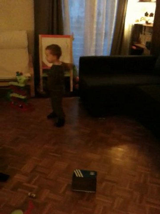 Séance de danse entre frère et soeur !