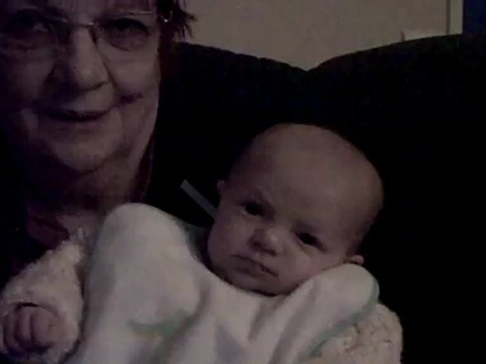 Avec Mamie 2.AVI