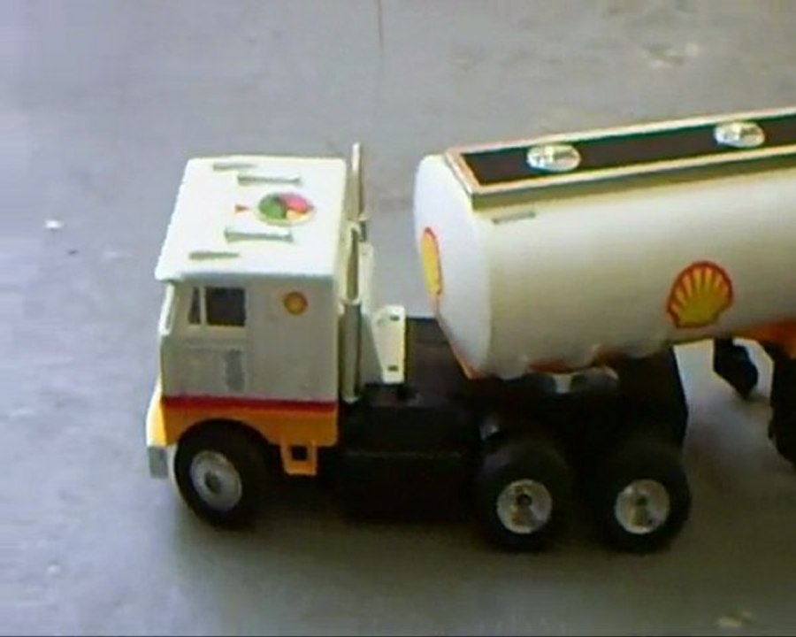 Nikko 18 Wheeler / Super Tanker (Pro-Cision)