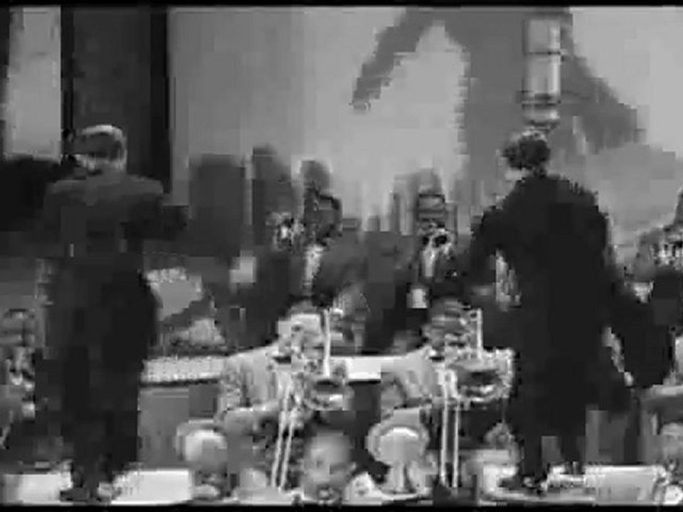 Lili-Lola & Anisette Labelette ' s tape dance