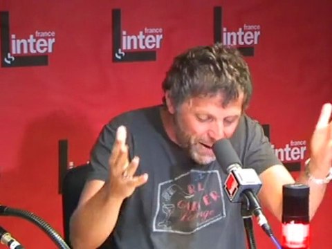 La charge de Stéphane Guillon contre P. Val et J.-L. Hees
