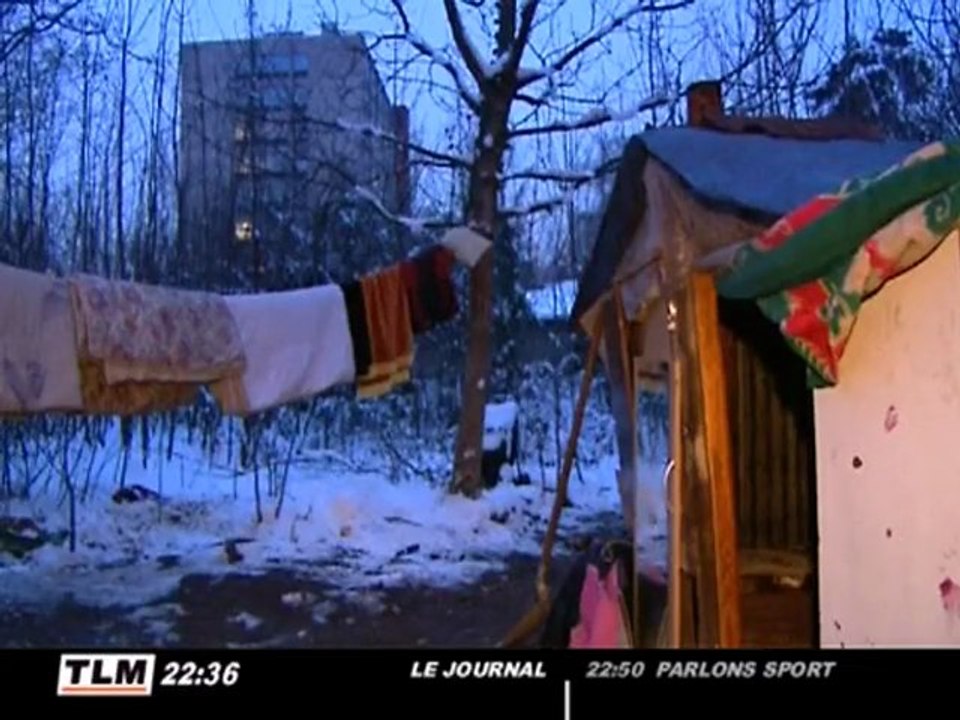 Des gitans dans un bidonville sous la neige (Lyon)