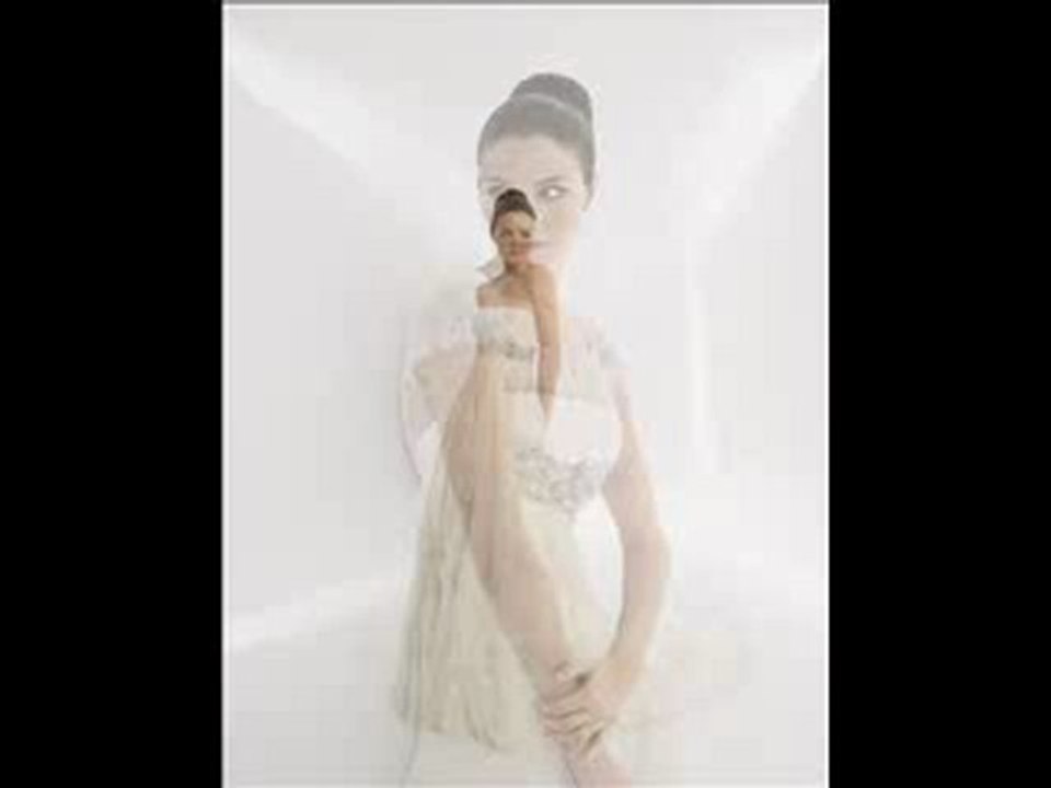 Moda Vestidos de novia 2010. FRANC SARABIA