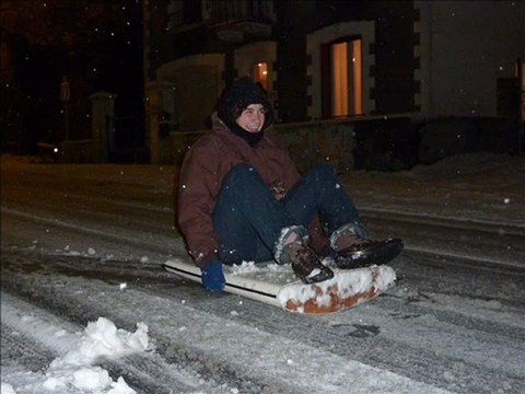 Les voyous font de la luge