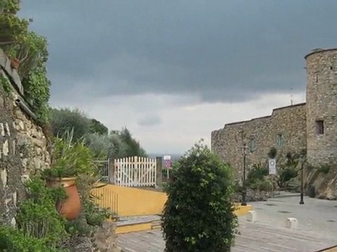 Castello dei Clavesana a Cervo Ligure Imperia Hotel Lucciola